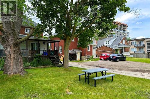 205-209 Erb Street W, Waterloo, ON 