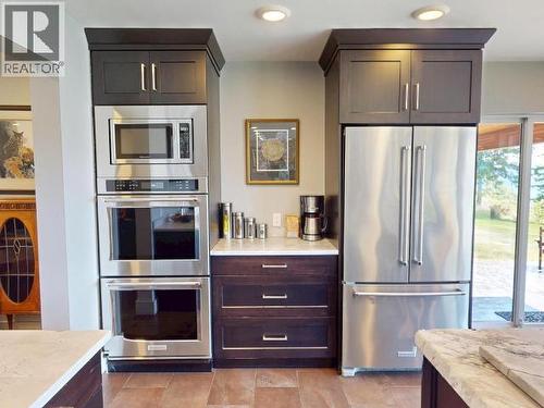 9771 View Road, Powell River, BC - Indoor Photo Showing Kitchen With Upgraded Kitchen