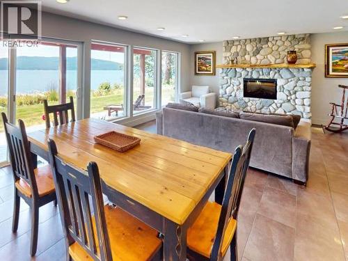 9771 View Road, Powell River, BC - Indoor With Fireplace