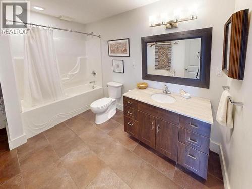 9771 View Road, Powell River, BC - Indoor Photo Showing Bathroom