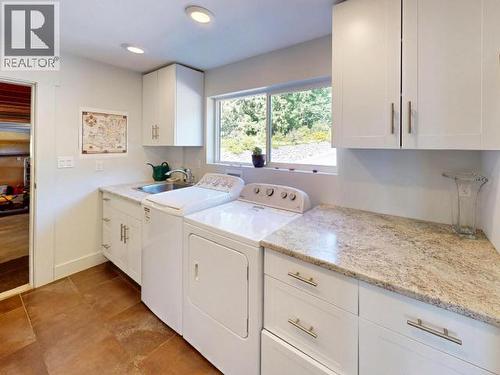9771 View Road, Powell River, BC - Indoor Photo Showing Laundry Room