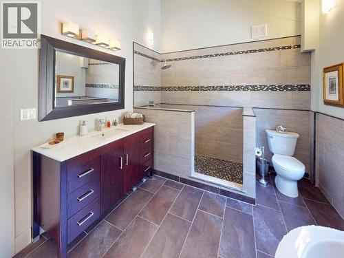 9771 View Road, Powell River, BC - Indoor Photo Showing Bathroom