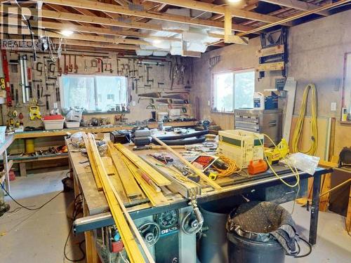 9771 View Road, Powell River, BC - Indoor Photo Showing Basement