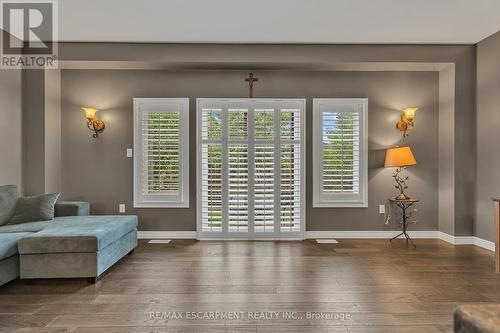 72 Dodman Crescent, Hamilton, ON - Indoor Photo Showing Living Room