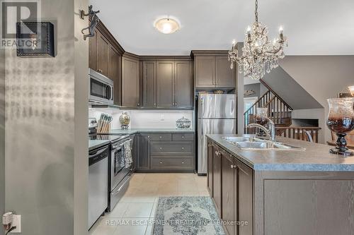 72 Dodman Crescent, Hamilton, ON - Indoor Photo Showing Kitchen With Double Sink