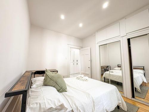 Bedroom - 3547 Boul. Décarie, Montréal (Côte-Des-Neiges/Notre-Dame-De-Grâce), QC - Indoor Photo Showing Bedroom