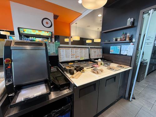 Commerce - 7366 Rue Non Disponible-Unavailable, Saint-Eustache, QC - Indoor Photo Showing Kitchen