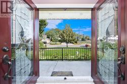 7606 NETHERWOOD ROAD  Mississauga, ON L4T 2P1