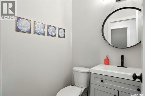 1124 9Th Street E, Saskatoon, SK - Indoor Photo Showing Bathroom