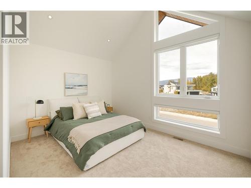 1004 Bull Crescent, Kelowna, BC - Indoor Photo Showing Bedroom