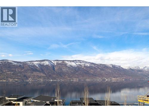 3356 Black Pine Lane, Kelowna, BC 