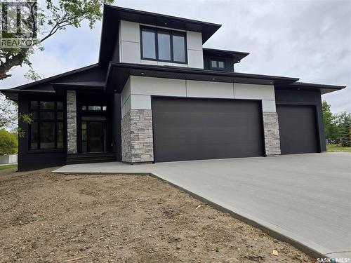 3 Kenney Crescent, Weyburn, SK - Outdoor