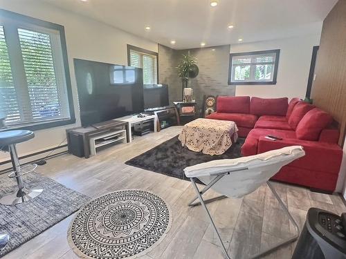 Living room - 82 Av. Du Soleil, Fossambault-Sur-Le-Lac, QC - Indoor Photo Showing Living Room
