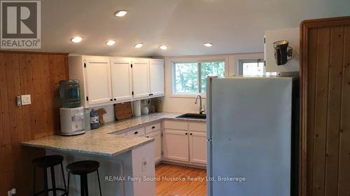 2 A22 Island, The Archipelago (Archipelago North), ON - Indoor Photo Showing Kitchen