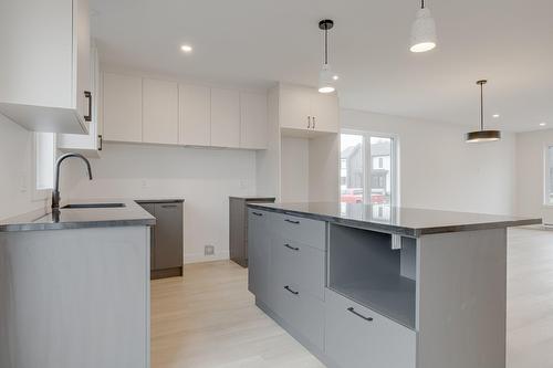 Cuisine - 70 Rue De La Traverse, Boischatel, QC - Indoor Photo Showing Kitchen