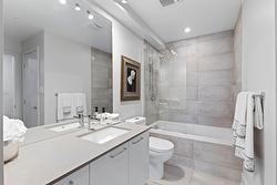 Salle de bains attenante à la CCP - 