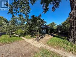 137 Fir AVENUE N  Eastend, SK S0N 0T0