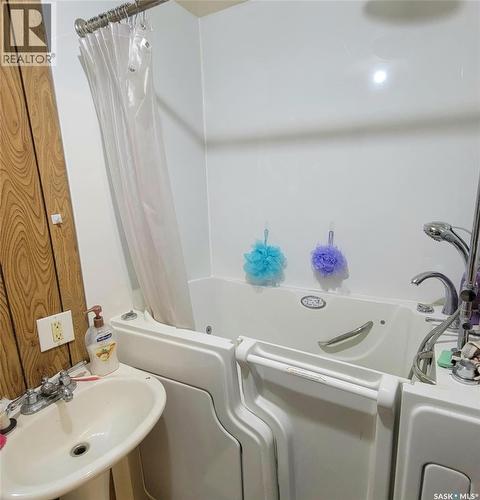 231 Third Street Ne, Preeceville, SK - Indoor
