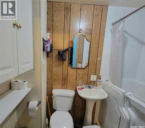 231 Third Street Ne, Preeceville, SK - Indoor Photo Showing Bathroom