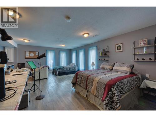348 Creighton Valley Road, Lumby, BC - Indoor Photo Showing Bedroom