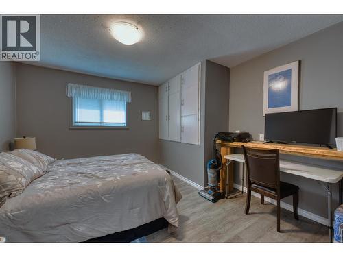 348 Creighton Valley Road, Lumby, BC - Indoor Photo Showing Bedroom