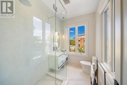 172-174 Victoria Street, Newmarket, ON - Indoor Photo Showing Bathroom