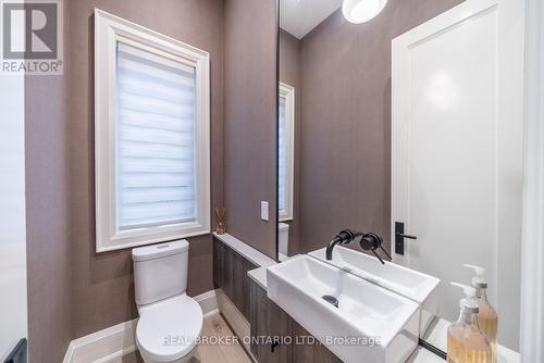 172-174 Victoria Street, Newmarket, ON - Indoor Photo Showing Bathroom