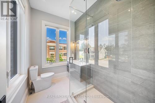 172-174 Victoria Street, Newmarket, ON - Indoor Photo Showing Bathroom