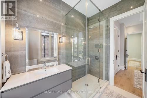 172-174 Victoria Street, Newmarket, ON - Indoor Photo Showing Bathroom