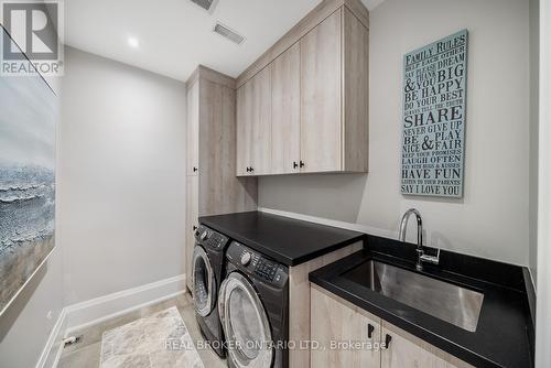 172-174 Victoria Street, Newmarket, ON - Indoor Photo Showing Laundry Room