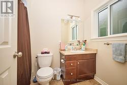 Ensuite bathroom - Primary Bedroom - 