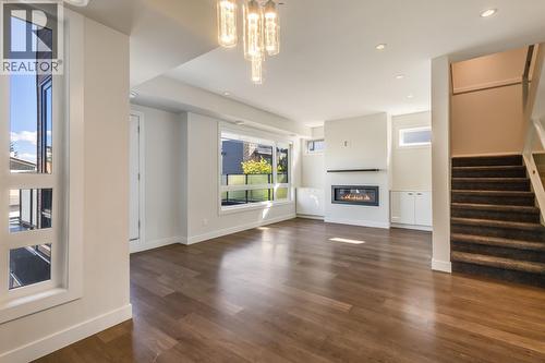 1818 Peak Point Court Unit# 12, West Kelowna, BC - Indoor Photo Showing Living Room With Fireplace