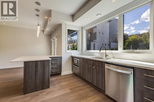 1818 Peak Point Court Unit# 12, West Kelowna, BC - Indoor Photo Showing Kitchen With Double Sink
