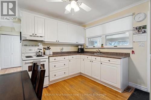 Eat in Kitchen - 46 Erie Street, Collingwood, ON - Indoor Photo Showing Kitchen