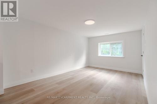 92 Pearl Street S, Hamilton, ON - Indoor Photo Showing Other Room