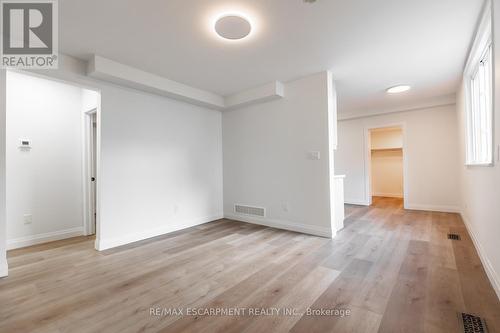 92 Pearl Street S, Hamilton, ON - Indoor Photo Showing Other Room