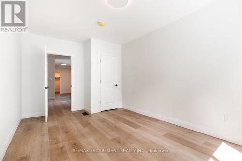 92 Pearl Street S, Hamilton, ON - Indoor Photo Showing Other Room
