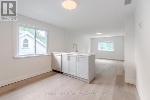 92 Pearl Street S, Hamilton, ON - Indoor Photo Showing Other Room