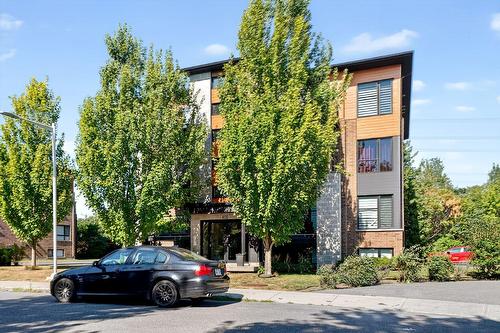 Frontage - 001-3661 Rue Fernand-Flipot, Longueuil (Saint-Hubert), QC - Outdoor