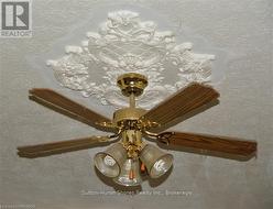 CEILING MEDALLION - 