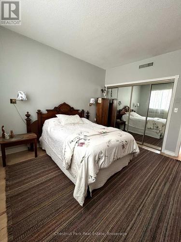 5 - 3421 Grandview Forest Glen Drive, Huntsville (Chaffey), ON - Indoor Photo Showing Bedroom