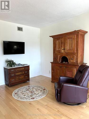 5 - 3421 Grandview Forest Glen Drive, Huntsville (Chaffey), ON - Indoor Photo Showing Other Room