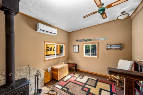 1307 Anderton Rd, Comox, BC 