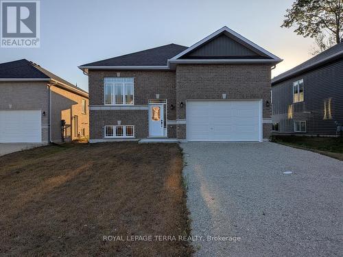 4 JOANNE CRESCENT S  Wasaga Beach, ON L9Z 0S2
