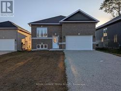 4 JOANNE CRESCENT S  Wasaga Beach, ON L9Z 0S2