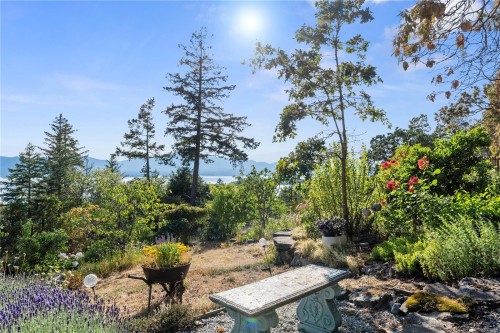 248 Suneagle Dr, Salt Spring, BC 
