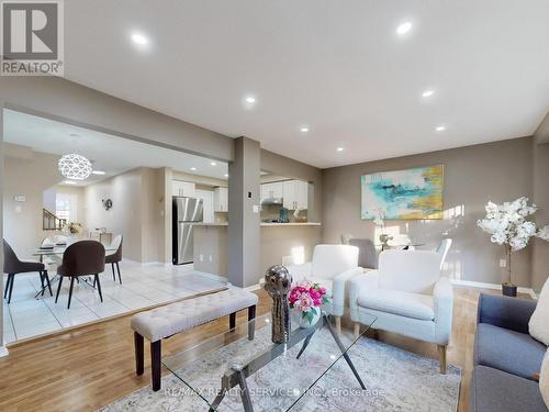 96 - 5230 Glen Erin Drive, Mississauga, ON - Indoor Photo Showing Living Room