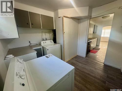 1056 Princess Street, Regina, SK - Indoor Photo Showing Laundry Room