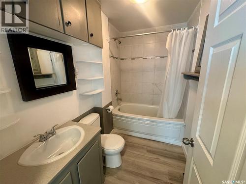 1056 Princess Street, Regina, SK - Indoor Photo Showing Bathroom