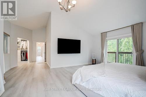 8 Waterbend Drive, Georgina, ON - Indoor Photo Showing Bedroom